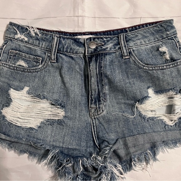 Cello shorts women size medium distressed my measurement 30” waist - Picture 1 of 9
